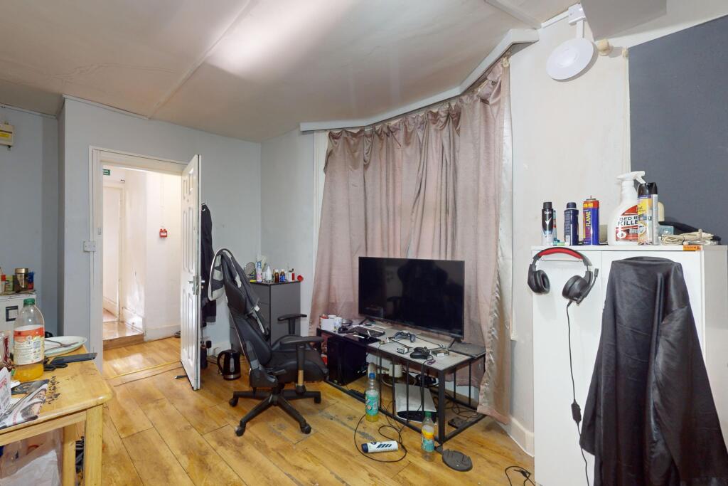 9 Brampton Park Road, London, N22 6BG