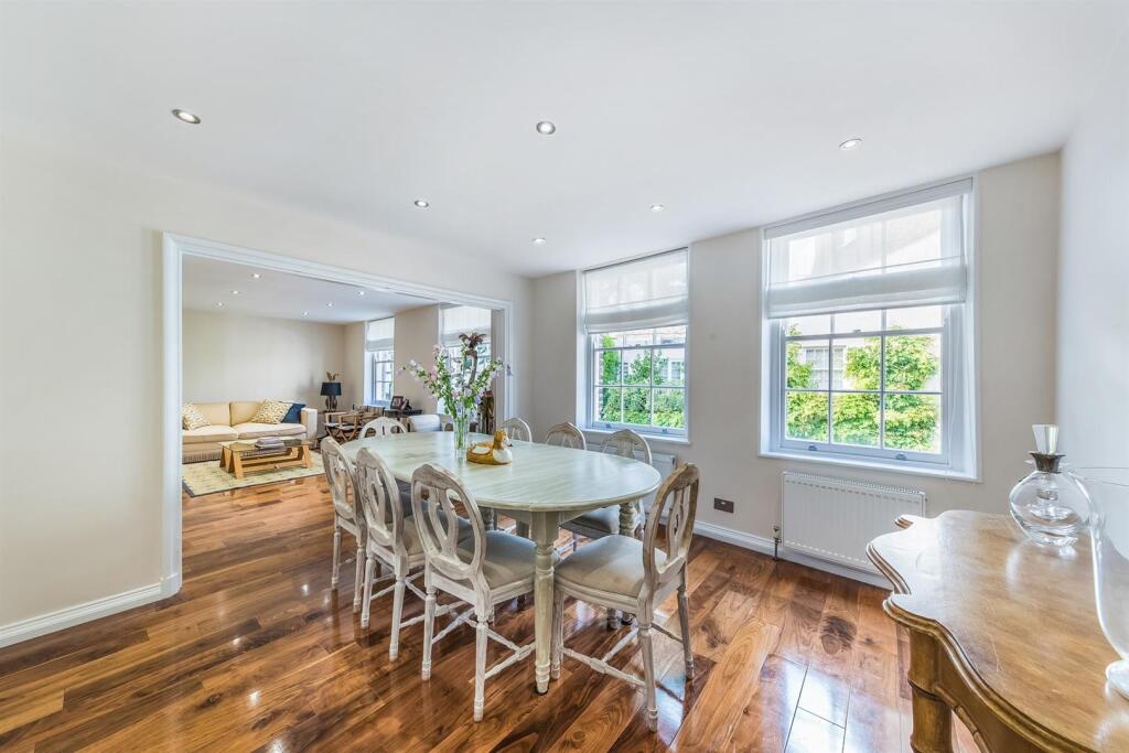 Diningroom.jpg