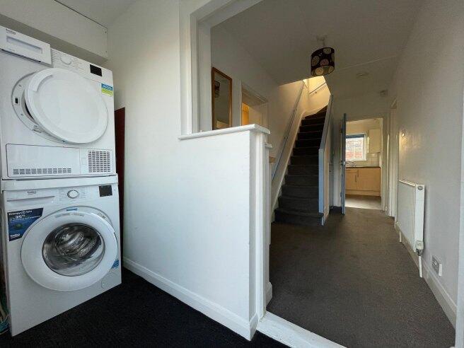 hillside-avenue-ct2-8ez-1015082