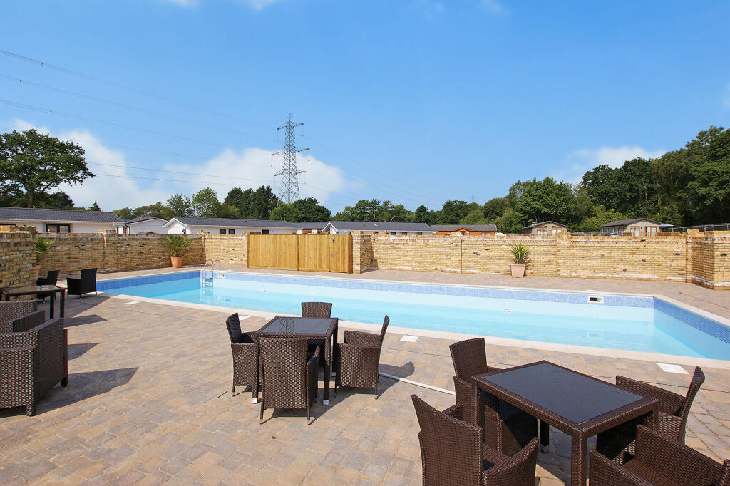 FF00145-S-Wickham-Ct-Outside-Swimming-Pool-21st-Ju