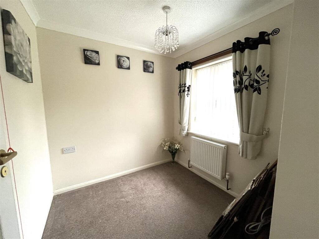 8 the laurles bed 2.jpeg