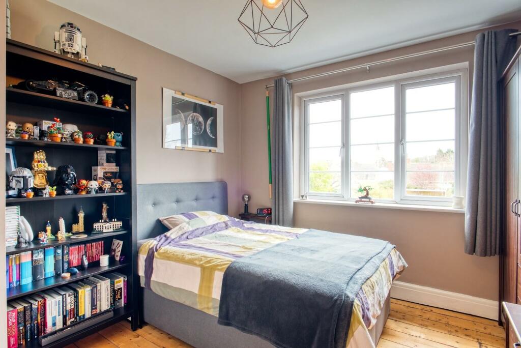9 - bed 2.jpg