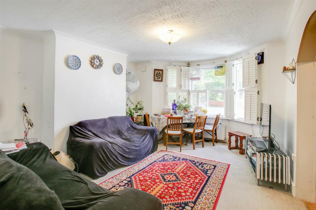 Flat A, 21 Churchfield Rd, W13-3 (2).jpg