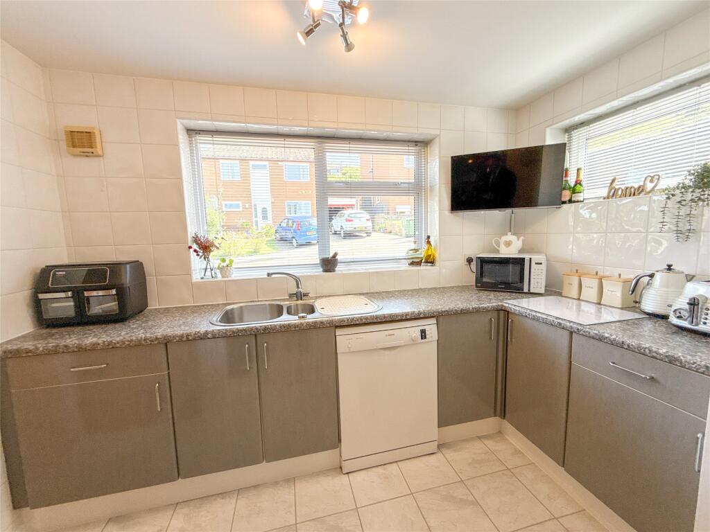 Breakfasting Kitchen