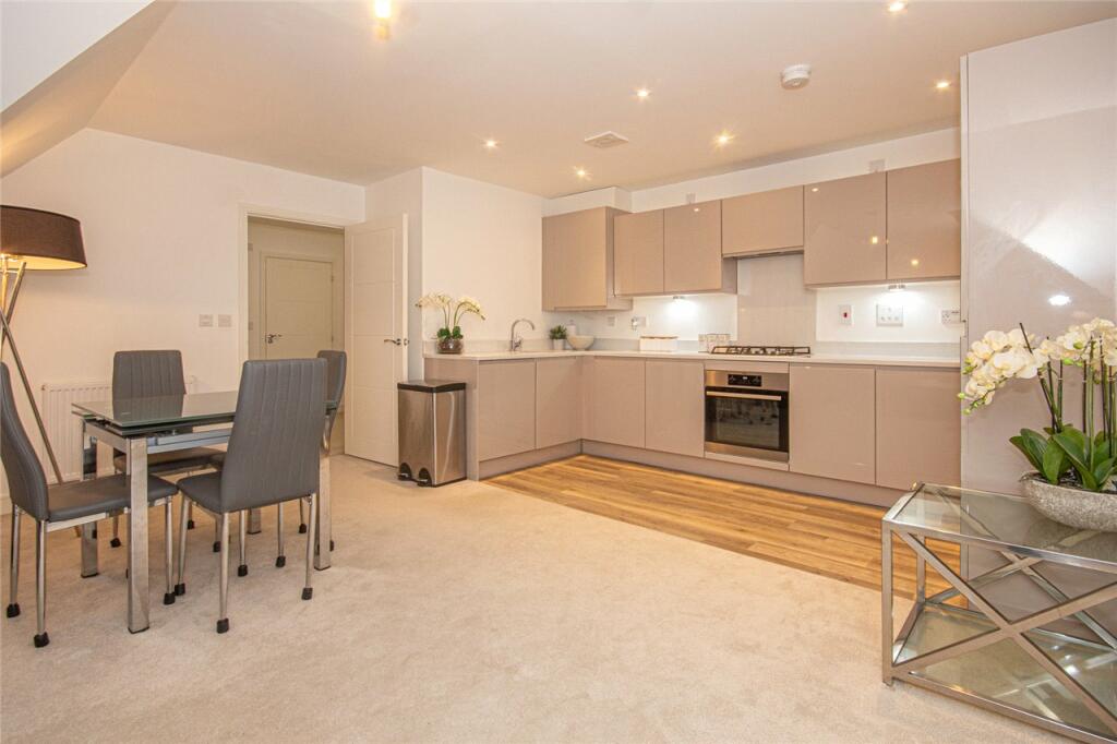 Kitchen/Dining Area