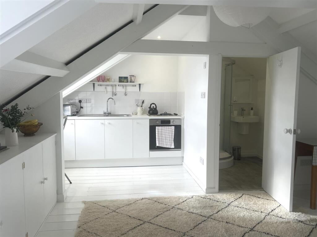Bedroom 4 (en Suite ~&amp; Kichenett)