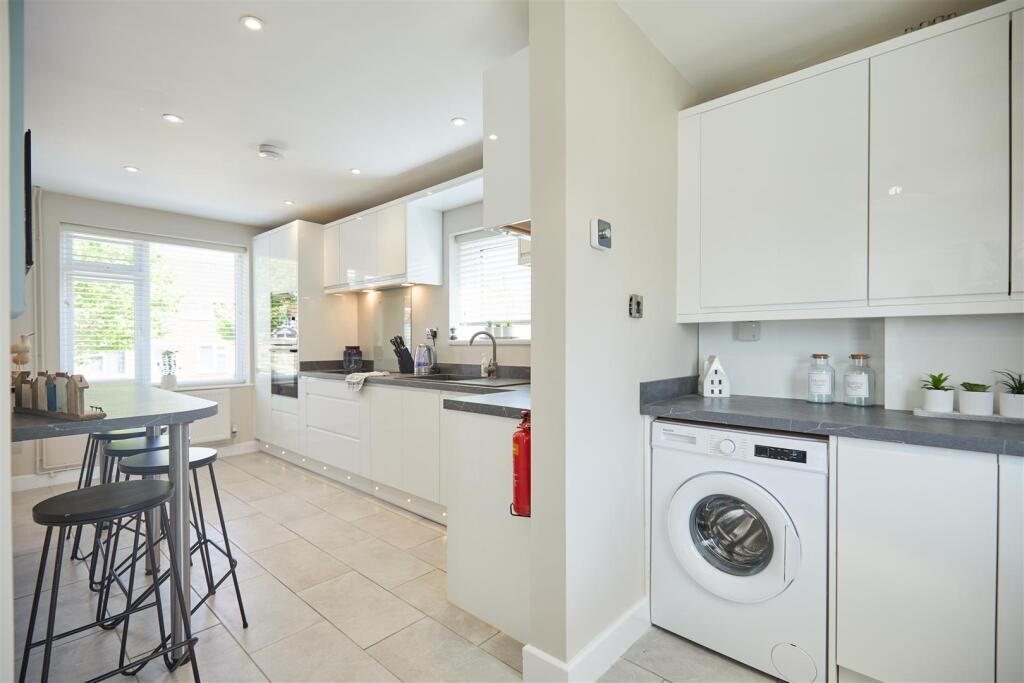 3 Fountains Road 5.jpg