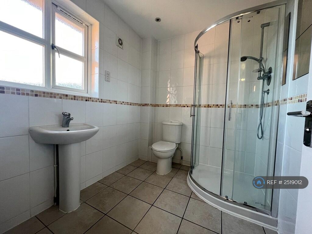 Ensuite To Master Bedroom