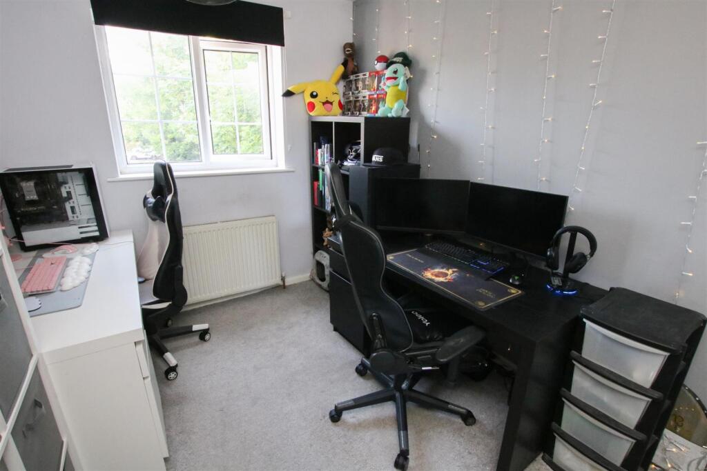 BEDROOM 2