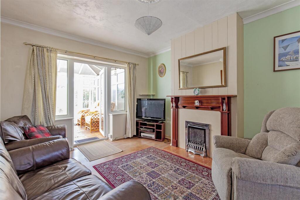 Reception Room-2.jpg