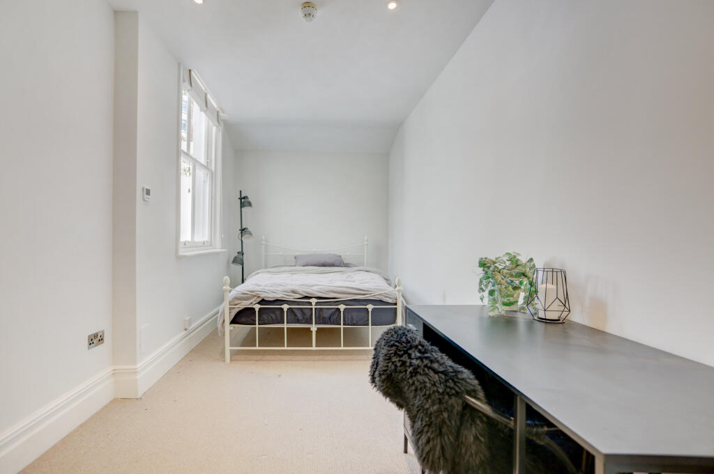 bedroom4
