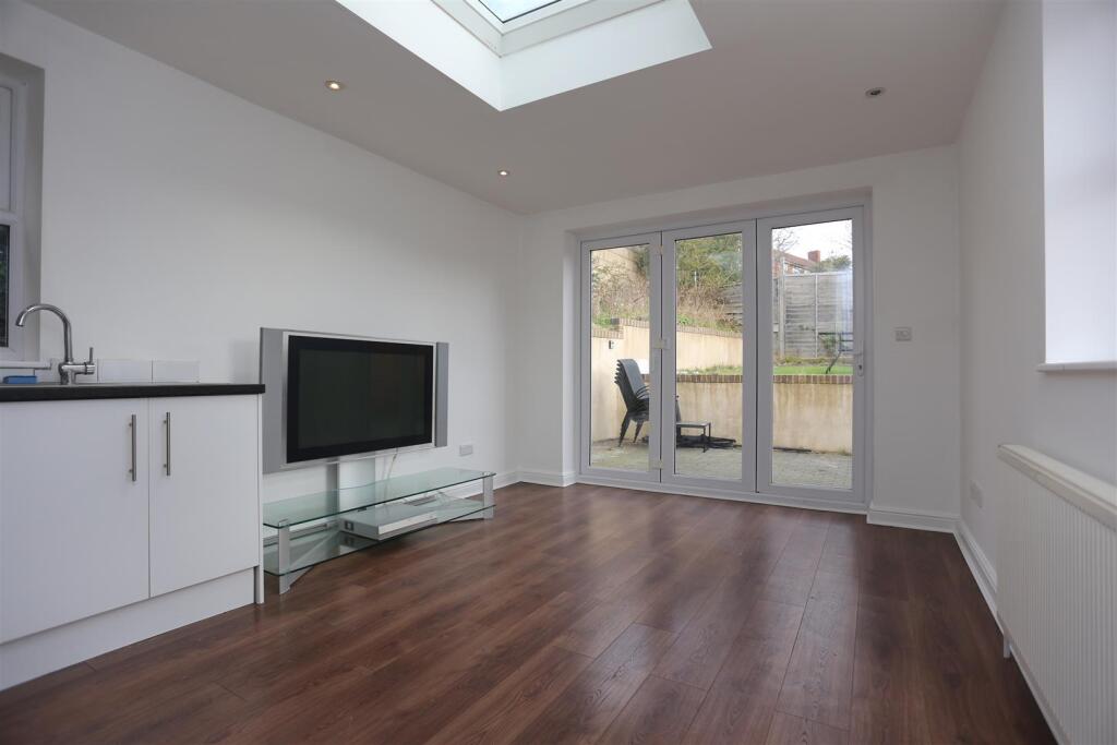 11a Dawson Terrace (7).JPG