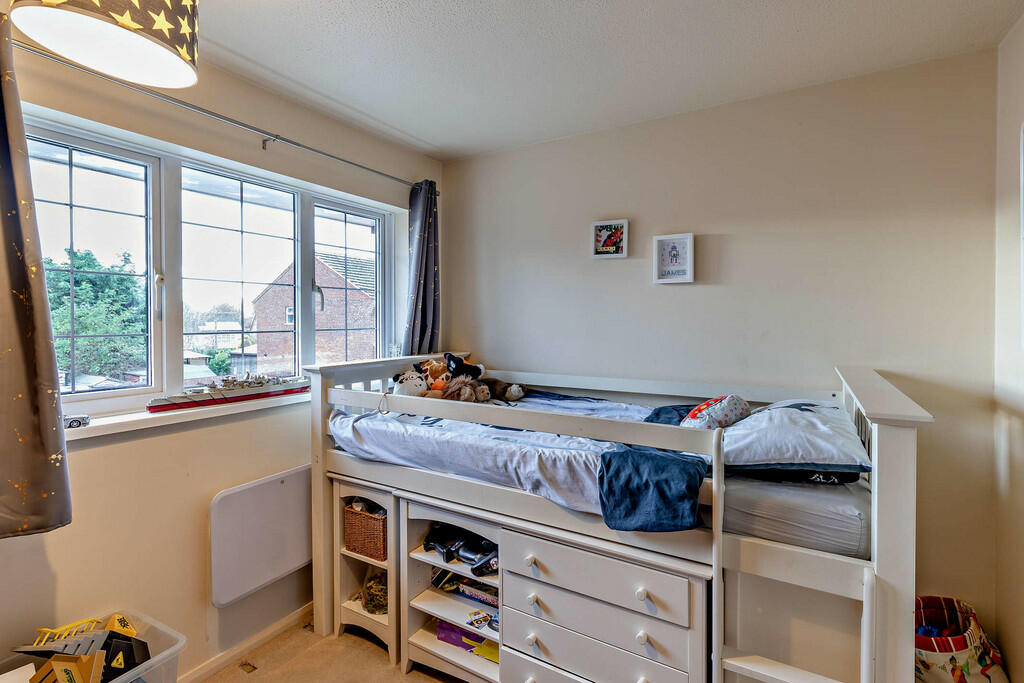 8626392-interior1...