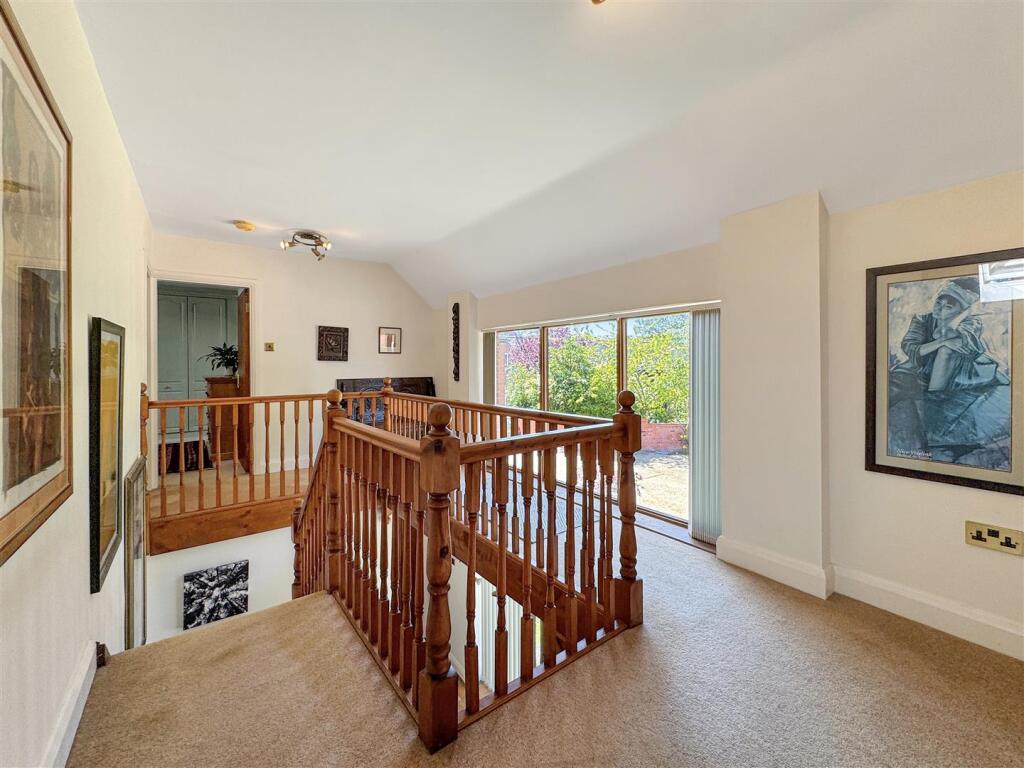 First Floor Galleried Landing