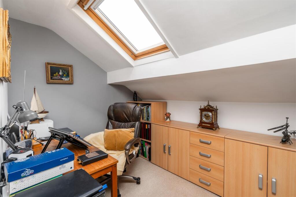 7 Beconsfield Close_17.jpg