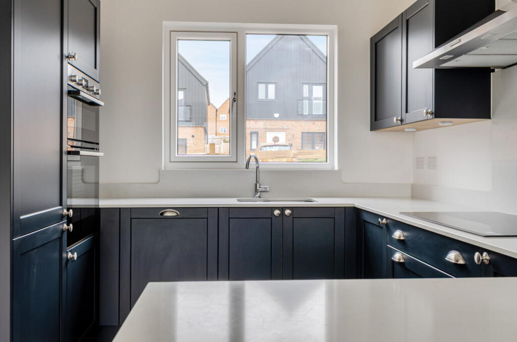 1369887-18-68ef89...