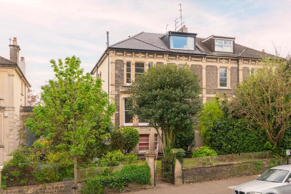 H1F2F0RRRD - External B.jpg