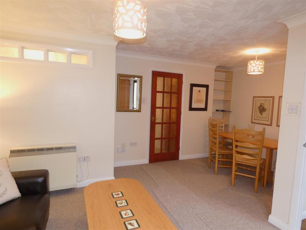 dining room.JPG