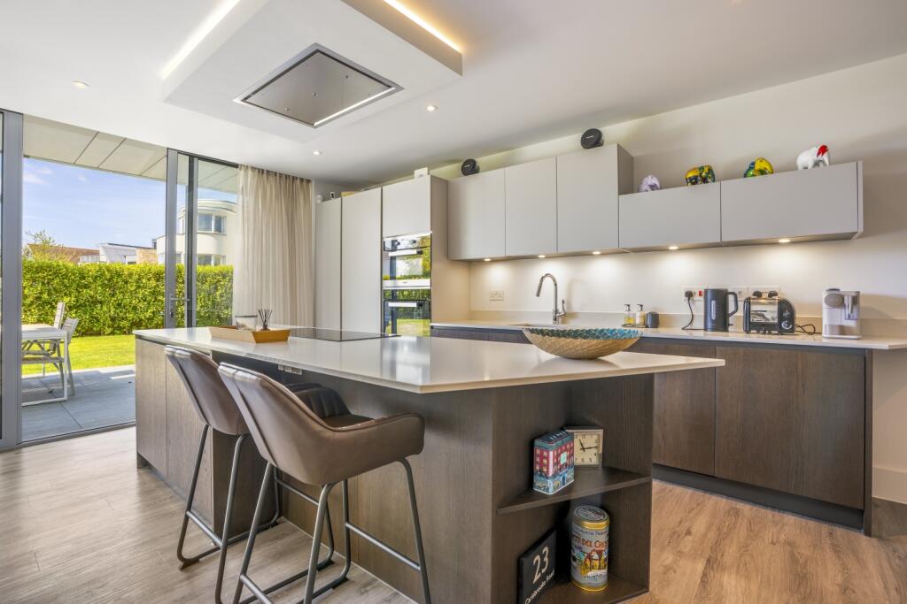 apt 12 2 salterns way-01