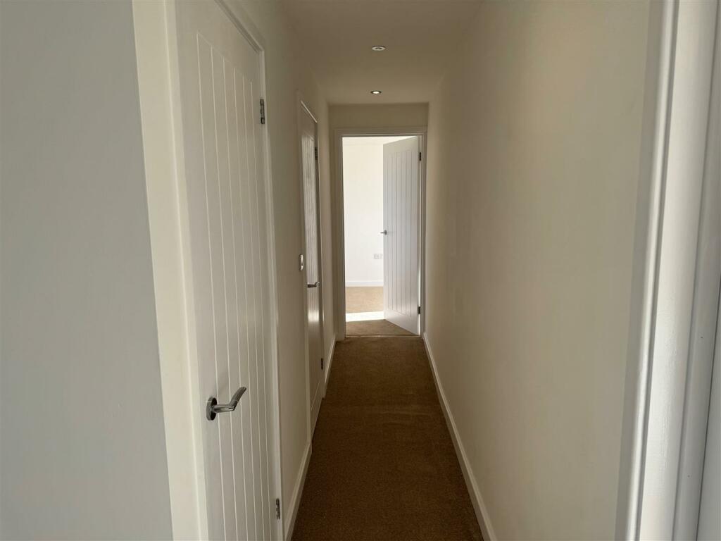 Hallway.jpg