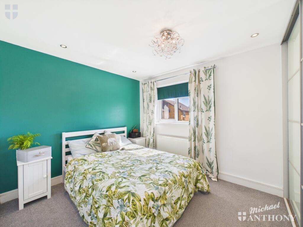 CAM03218G0-PR0597-STILL012