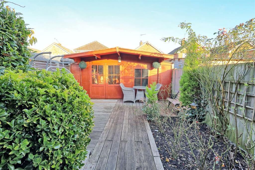 REAR DECKING