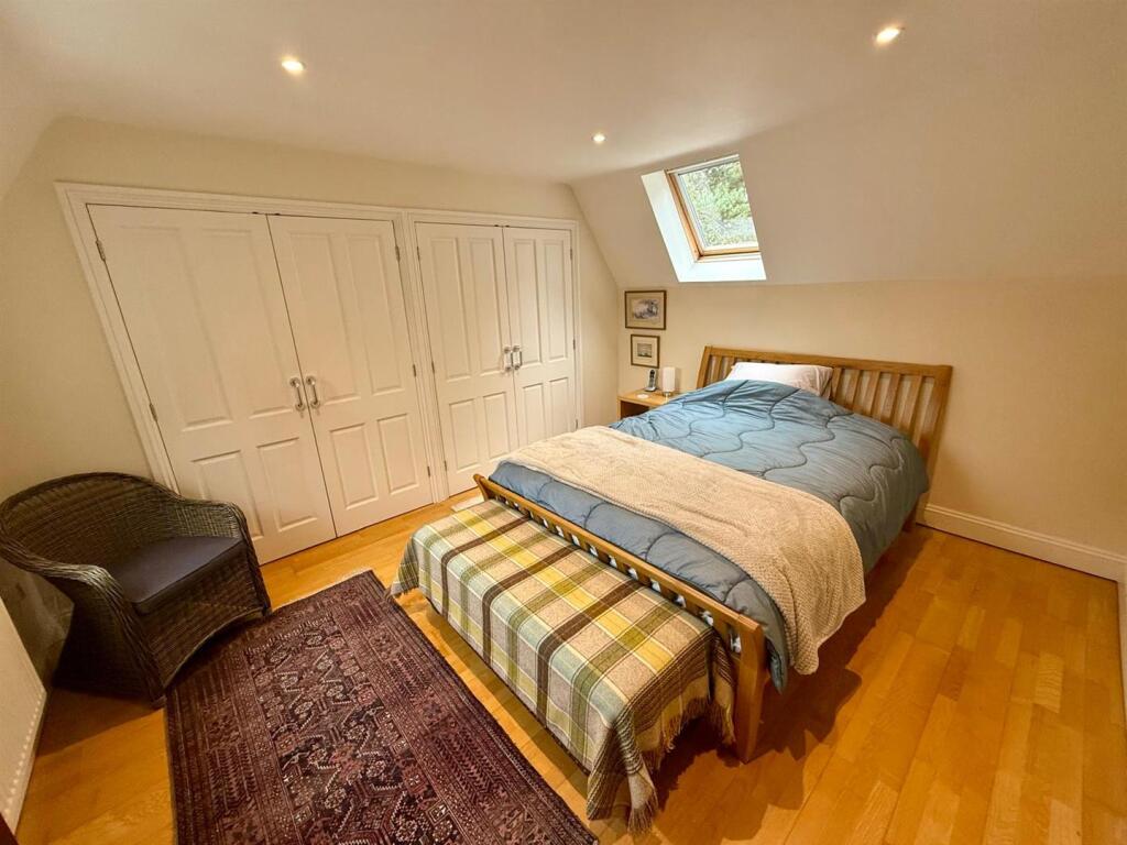 WhatsApp Image 2025-10-15 at 22.00.22_c34f5c4f.jpg