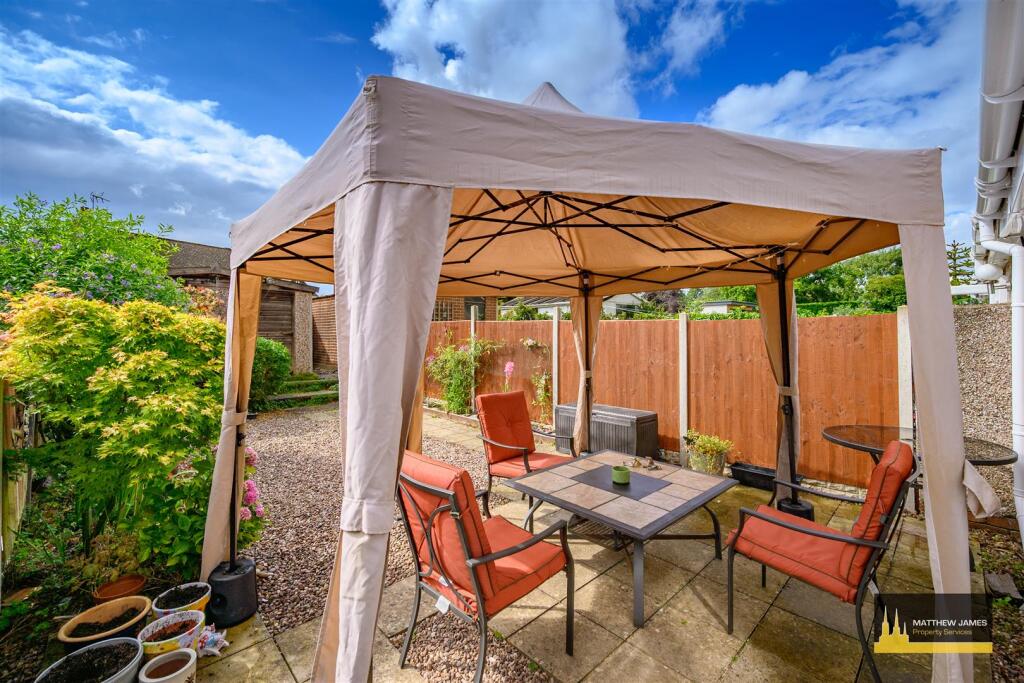 69 Overslade Crescent-24.jpg