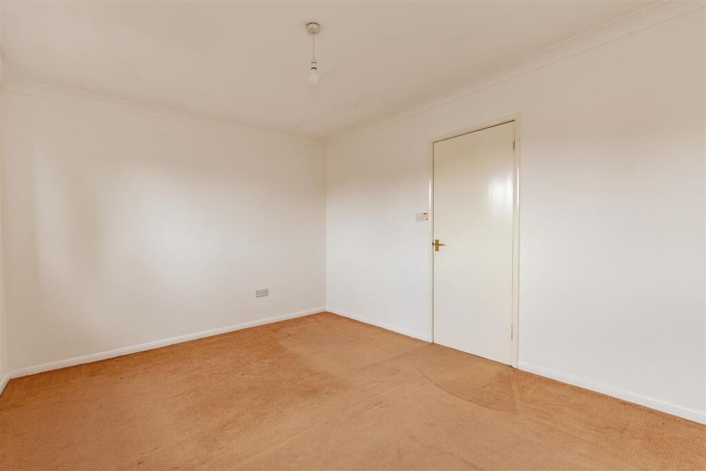 Bedroom 1-3.jpg
