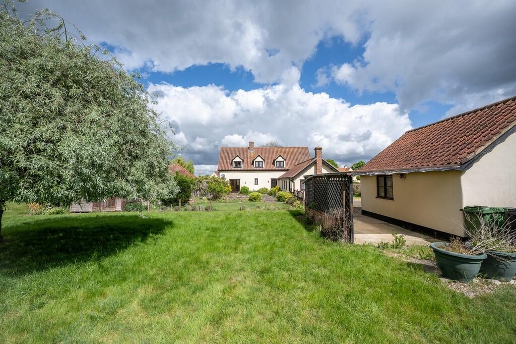 Barnfield House-3...