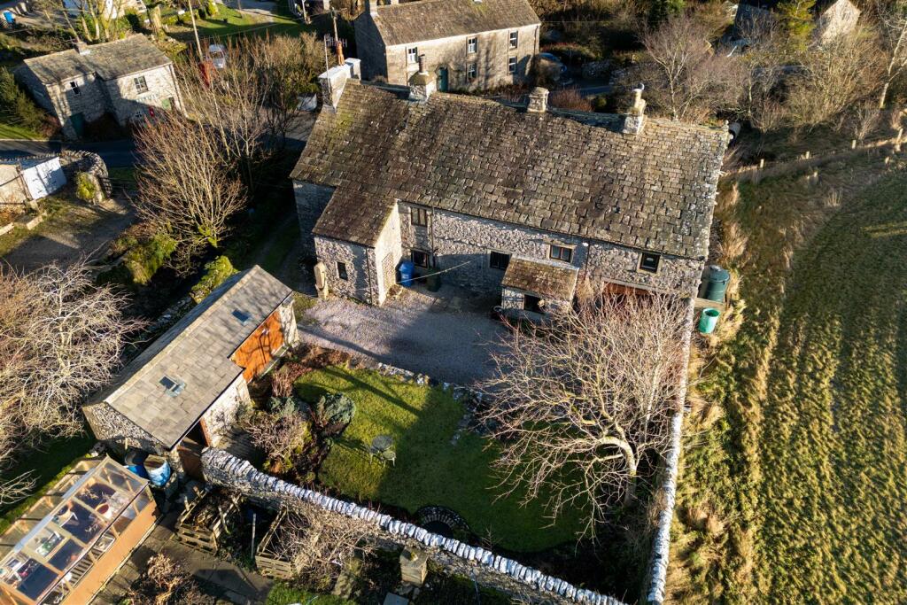 Garden &amp; Outbuildings