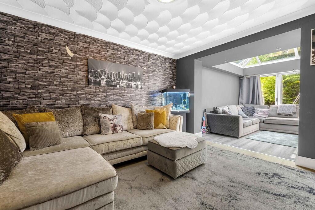 Morgan Close, Bla...