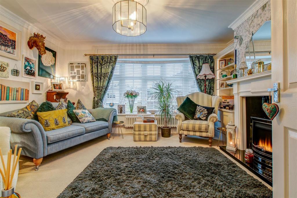 Elan Close, Aberdare, HernCrabtree (33).jpg