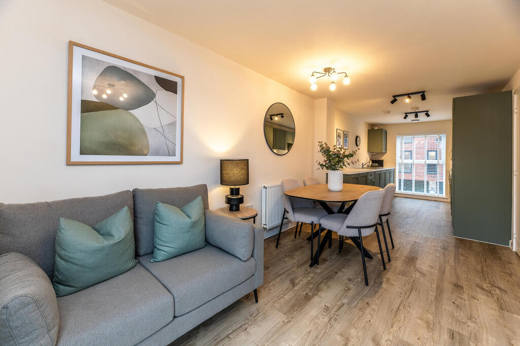 2 Chateau Mews 00...