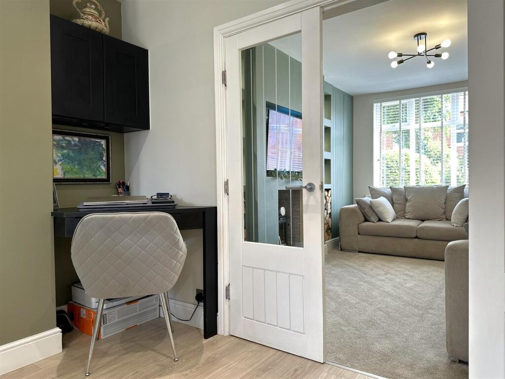 Study Area Into Lounge 842