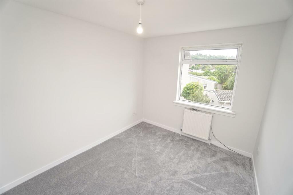 bedroom2.jpg