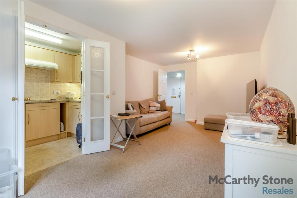 8664096-interior11.jpg