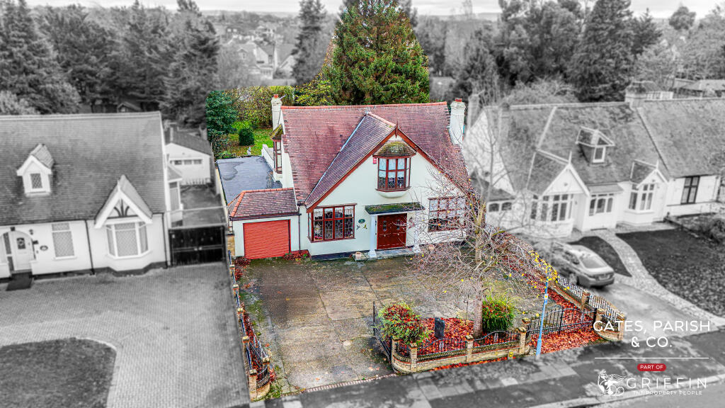 Parkway, Seven Kings, IG3 *Bungalow Estate*