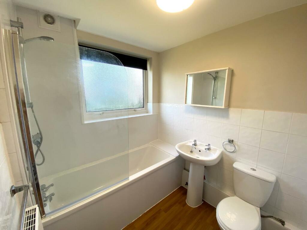 angorfa bathroom.jpg