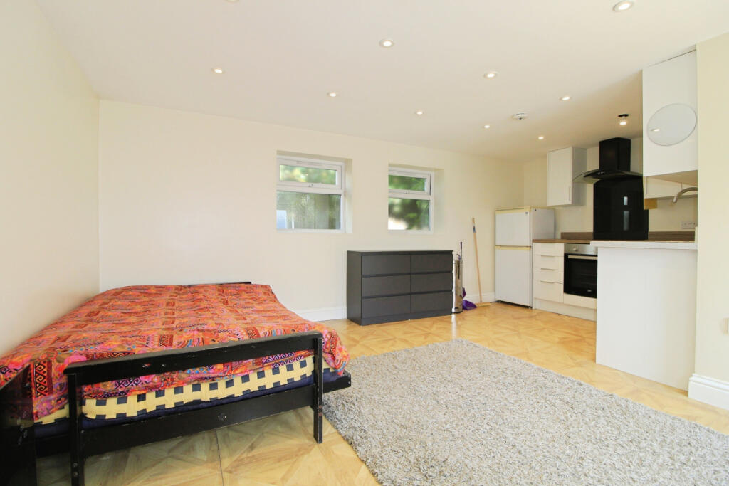 Ground Floor Studio Flat To Rent