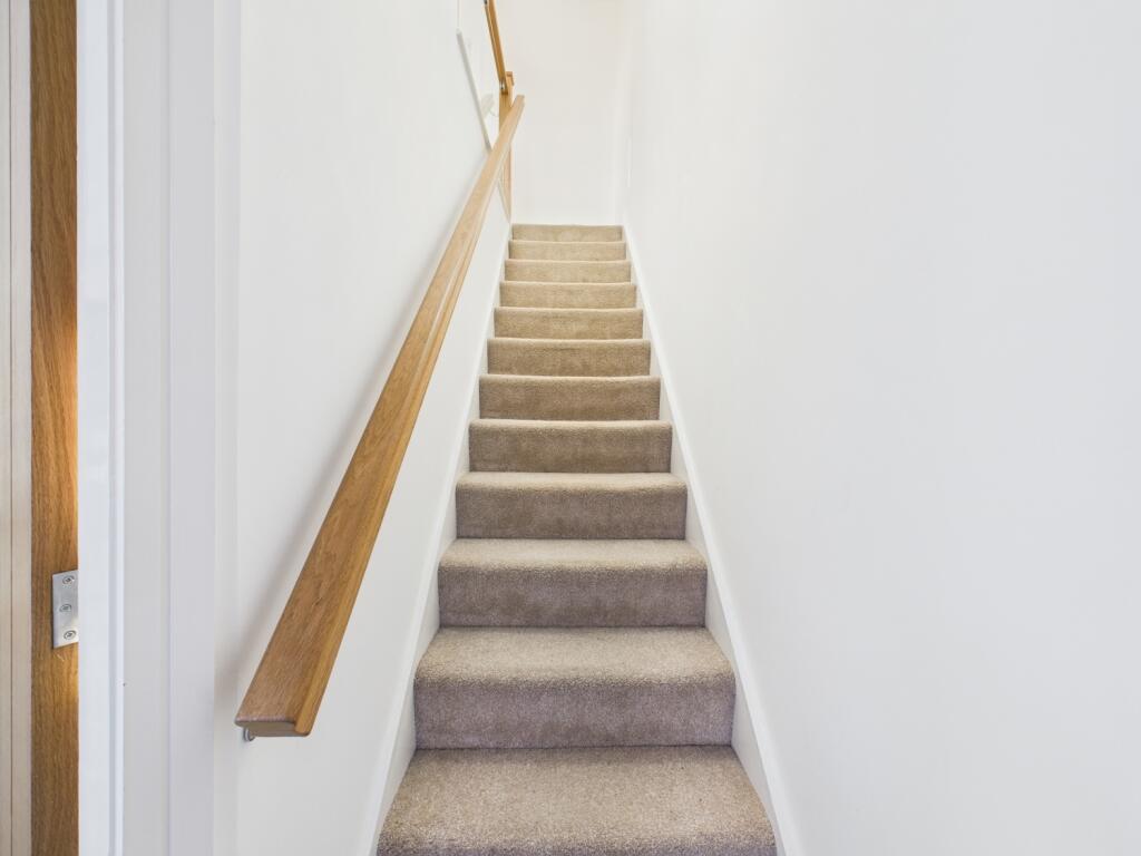 CAM03729G0-PR0191-STILL009