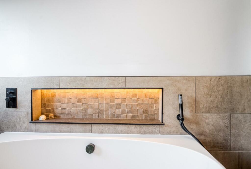 34 Cleeve drive - Mark Templer X PhotoCB 48.jpg