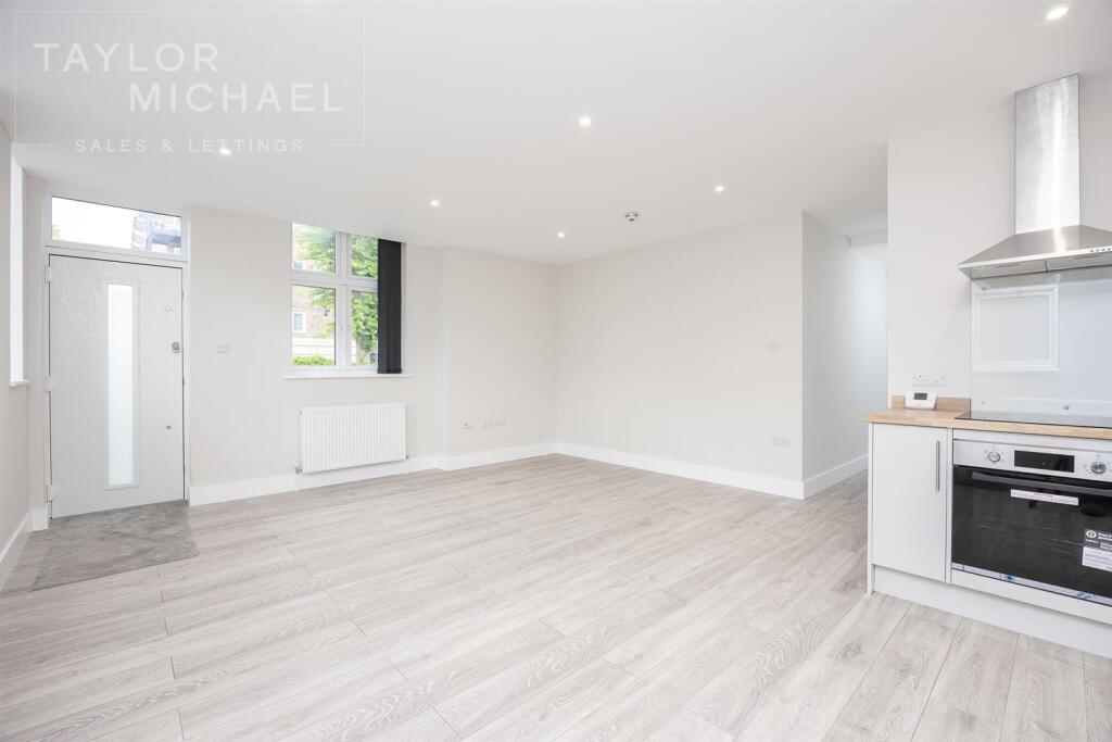 Kitchen / Living Room