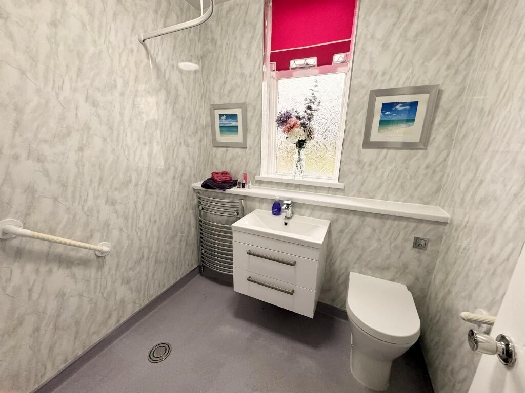 Wet-room 1