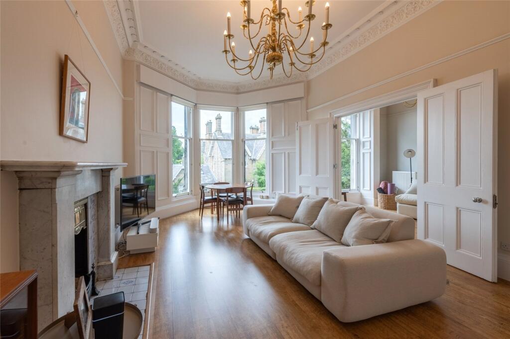 Ravelston Place 0283