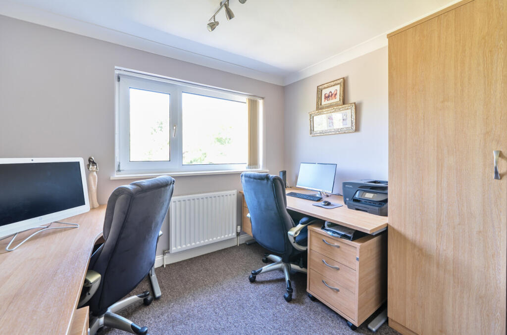 Bedroom / Office