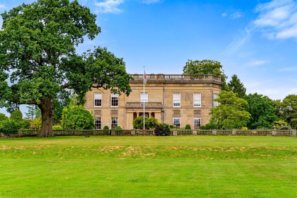 BIRTLES HALL-104.jpg