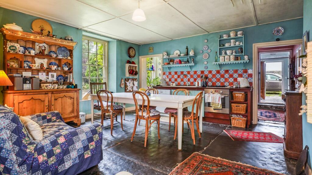 Kitchen / Breakfast Room