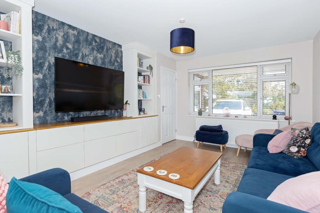 2 Sussex Close_15.JPG