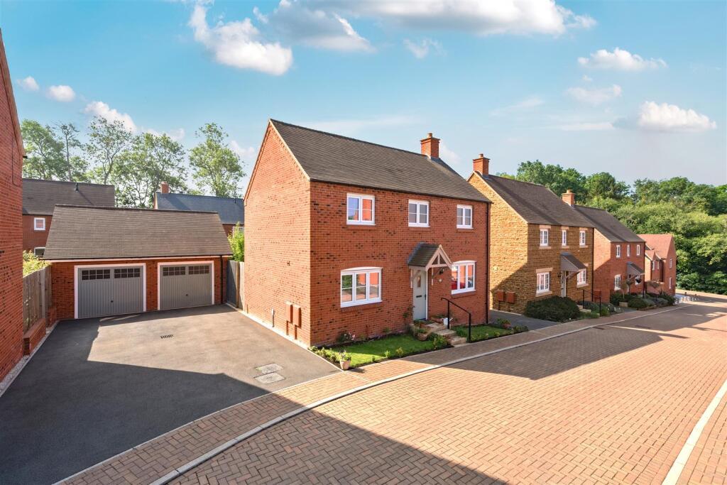 5 Plantation Lane, Towcester
